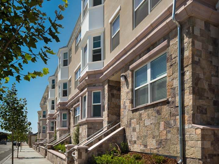 outside Encanto Del Mar units